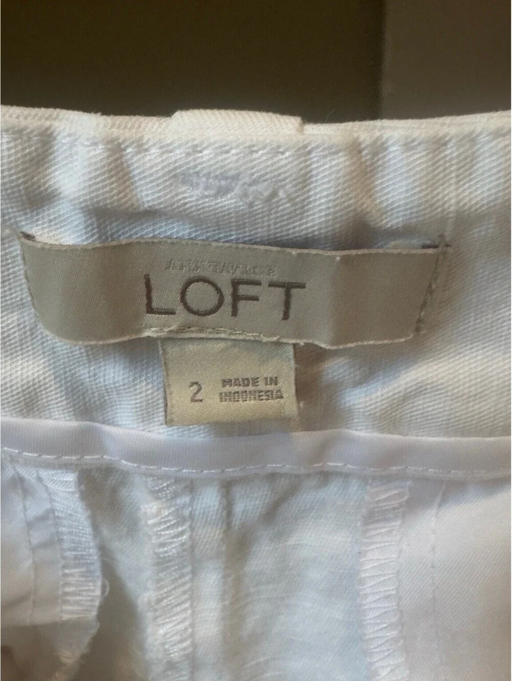 LOFT White Tailored Linen Blend Shorts Size 2